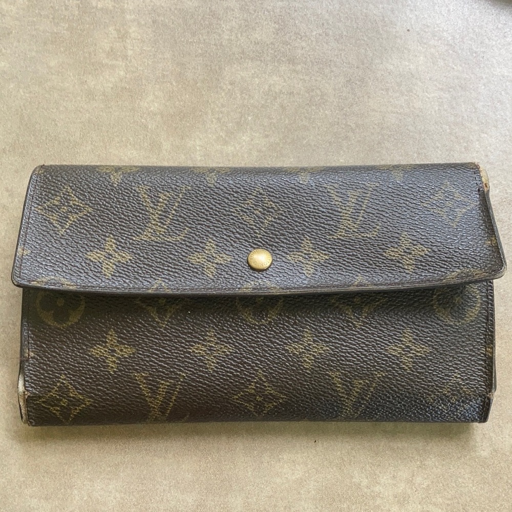 Louis Vuitton Wallet - Picture 1 of 14